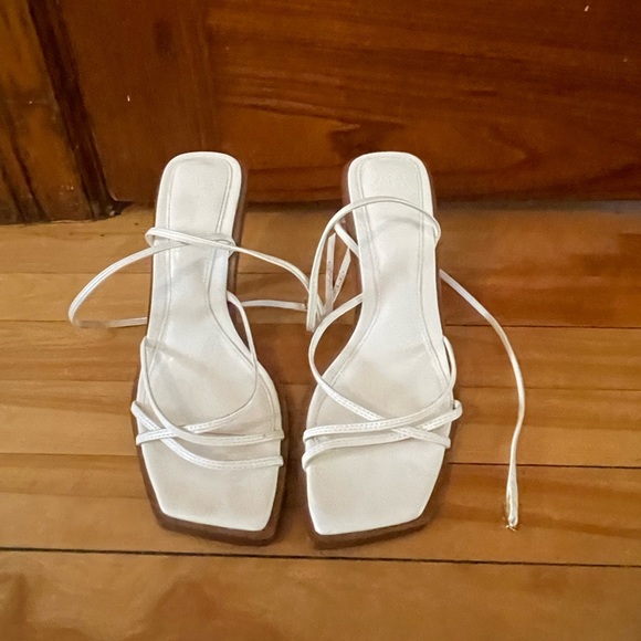 Zara white tie strap heeled sandals - Picture 3 of 4
